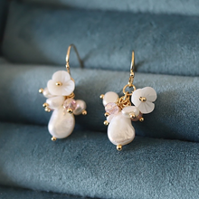 이미지를 갤러리 뷰어에 로드 , 18K Gold Plated 10mm Flora Blooming Mother of Pearl Freshwater Pearls Earrings