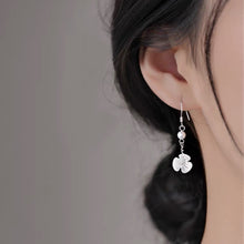이미지를 갤러리 뷰어에 로드 , S925 Dangle Crystal Pearls Mother Of Pearl Shell Flower Earrings