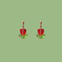 이미지를 갤러리 뷰어에 로드 , 18K Gold Plated Tulip Flower Stud Earrings