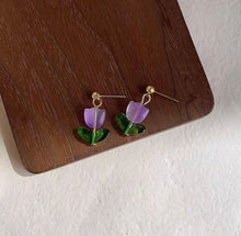 이미지를 갤러리 뷰어에 로드 , 18K Gold Plated Tulip Flower Stud Earrings