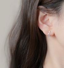 이미지를 갤러리 뷰어에 로드 , 18K Gold Plated 4mm Ab Bead Flora Wire Wrapping Earrings