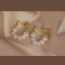 将图片加载到图库查看器,Korean Fashion Baroque 4mm Pearl Hoop Stud Earrings