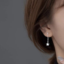 이미지를 갤러리 뷰어에 로드 , Korean small star charm chain earrings made of stainless steel with a 4cm chain.