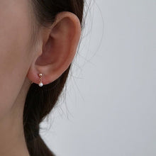 将图片加载到图库查看器,18K gold plated or surgical steel stud earrings with extra small 3mm freshwater button pearls, perfect for adding a touch of elegance to any outfit.