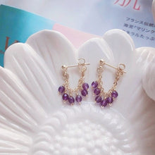将图片加载到图库查看器,A pair of small earrings plated with 18K gold, featuring two 4mm peach baroque freshwater pearls on a bar.