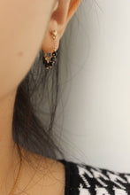 将图片加载到图库查看器,A pair of small earrings plated with 18K gold, featuring two 4mm peach baroque freshwater pearls on a bar.