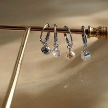 将图片加载到图库查看器,Set of 4 dainty and minimalist earrings, including lever back steel earrings with natural baroque pearls, sugar cube hoops, and CZ beads