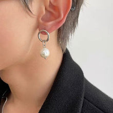 将图片加载到图库查看器,Stainless steel circle stud earrings with 13mm diameter and 8mm crystal pearls. Elegantly designed for a classic yet contemporary look.