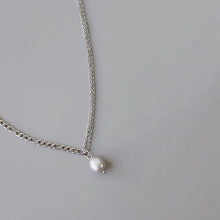 将图片加载到图库查看器,Stainless Steel Figaro Cable Chain 5mm AAA Freshwater Pearls Necklace 16-18 inches