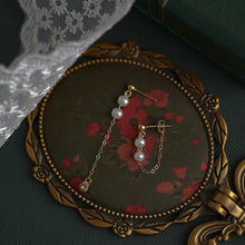 Load image into Gallery viewer, 18K gold-plated chain earrings with 3mm mini pearls, total length of 3cm. Elegant and stylish, suitable for any occasion.