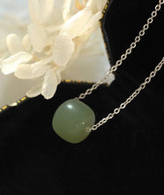 이미지를 갤러리 뷰어에 로드 , 단일 구슬/트리플 구슬 녹색 정통 미처리 연옥 옥 Hetian Jade 10x9mm 목걸이 16-18 인치 봄 반지