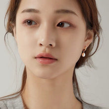 Load image into Gallery viewer, 18K Gold Plated 5-6mm AAA Oval Light White/Peach/ Purple Pearls Earrings Hoop Lever Back Huggie