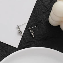 将图片加载到图库查看器,Hypoallergenic surgical stainless steel earrings with small spikes, available in 1cm or 2cm sizes, ideal for a punk gothic style.