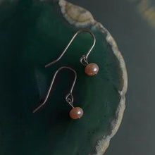 이미지를 갤러리 뷰어에 로드 , 베스트 셀러 1 쌍 18K 금 도금/실버/서지컬 스틸/S925 한국어 4mm 담수 단추 진주 작은 매달려 저자극성 귀걸이