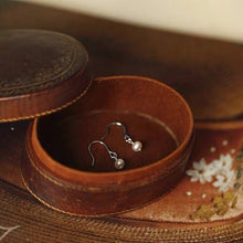 이미지를 갤러리 뷰어에 로드 , 베스트 셀러 1 쌍 18K 금 도금/실버/서지컬 스틸/S925 한국어 4mm 담수 단추 진주 작은 매달려 저자극성 귀걸이