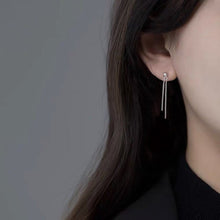 将图片加载到图库查看器,A pair of hypoallergenic surgical stainless steel stud earrings featuring double 2x2mm curb chains, available in 5cm and 6cm lengths, showcasing a sleek and trendy design.
