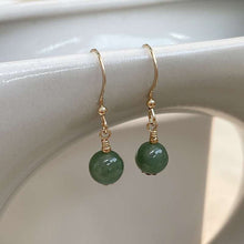 将图片加载到图库查看器,18K gold plated dangle earrings with 8mm jade beads, perfect for adding a touch of sophistication and color to any outfit.