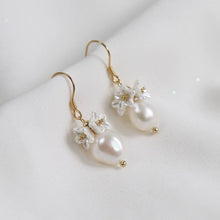 Load image into Gallery viewer, 18K Gold Plated Freshwater Pearls with Flower Beads Earrings
