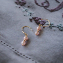 将图片加载到图库查看器，Gold 4mm Double Natural Baroque Pearls Peach Pinkish-Orange Dangle Nickel Free Hook Earrings
