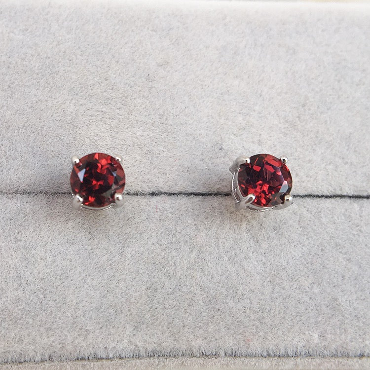 S925 6mm Natural Garnet Earrings Studs