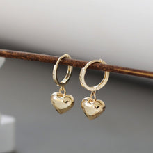 이미지를 갤러리 뷰어에 로드 , 미니멀리스트 18K 골드 도금 황동 10mm 하트 허기 귀걸이 후프 16mm
