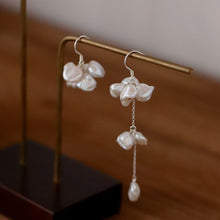 Load image into Gallery viewer, S925 Asymmetrical 2pc Different Design 8mm Baroque Keshi Pearls Earrings 7.5cm/3cm
