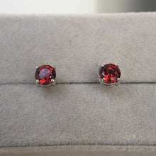 Load image into Gallery viewer, S925 6mm Natural Garnet Earrings Studs
