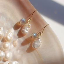 Load image into Gallery viewer, A pair of elegant earrings featuring a 4mm Labradorite stone and 6-7mm Keshi pearls, plated with 18K gold.
