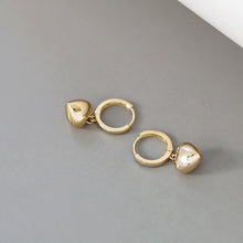 이미지를 갤러리 뷰어에 로드 , 미니멀리스트 18K 골드 도금 황동 10mm 하트 허기 귀걸이 후프 16mm
