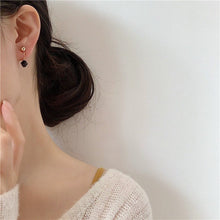 이미지를 갤러리 뷰어에 로드 , 금 도금 강철 한국 패션 블랙 연마 오스트리아 크리스탈 6mm 테이퍼 비즈 귀걸이
