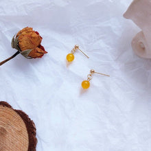 이미지를 갤러리 뷰어에 로드 , 천연 소형 6mm 황옥 둥근 구슬 골드 도금 스터드 귀걸이

