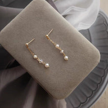 将图片加载到图库查看器，Earrings with 3-4mm clear AB crystal baroque pearls.
