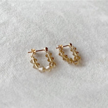 将图片加载到图库查看器，18K Gold Plated Light champagne Faceted Austrian Crystal Tapered Bead 4mm Stud Earrings
