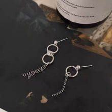 将图片加载到图库查看器，Asymmetrical 2-piece Different Design Earrings with 10mm Ring Circle Studs and Kpop-Inspired Thin Cuban Chain (2x3mm), Trendy Jewelry.
