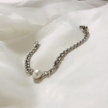 Load image into Gallery viewer, Korean Fashion Style Stainless Steel Chunky Cuban Chain 8mm AAA Freshwater Pearls Bracelet
