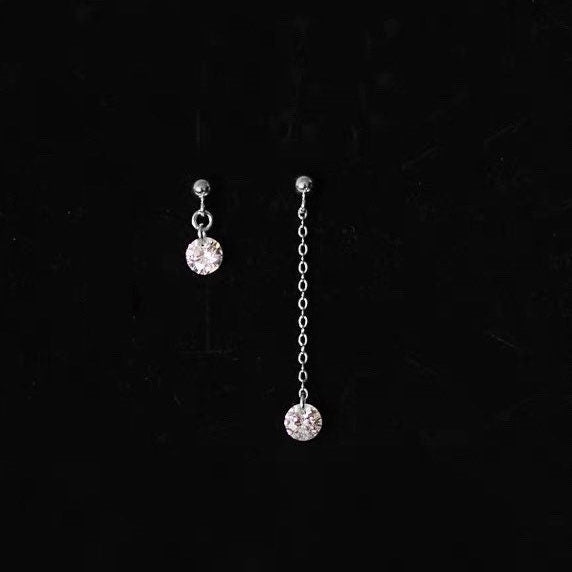 한국어 비대칭 2pc 다른 디자인 외과 강철 미니멀리스트 스터드 AAAA 큐빅 지르코니아 5mm 귀걸이