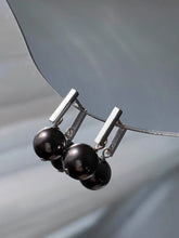 이미지를 갤러리 뷰어에 로드 , 한국 패션 스틸 직사각형 스터드 7.5mm 다크 그레이 크리스탈 진주 귀걸이 2.5cm
