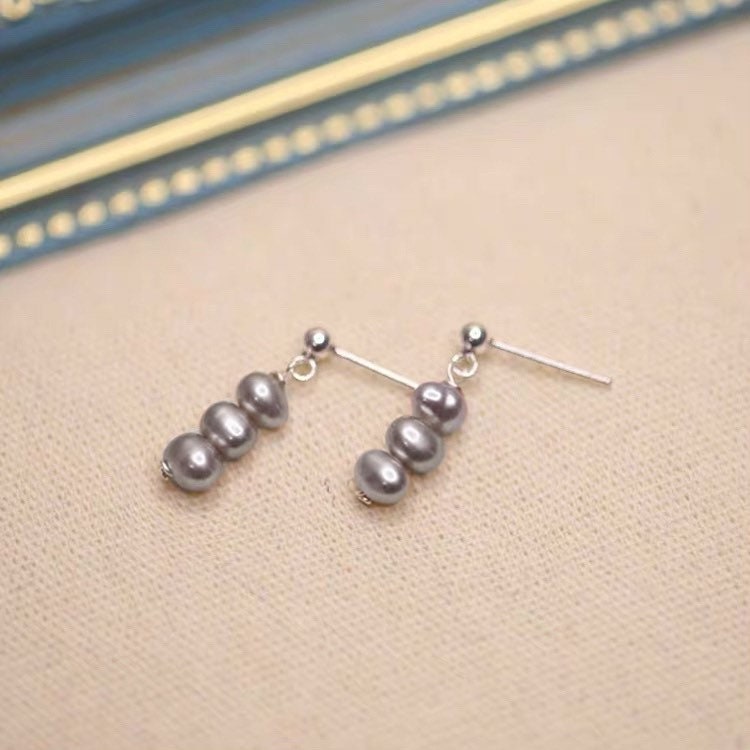 Surgical Steel 5mm Grey Button Baroque Pearls Earrings Bar Stud