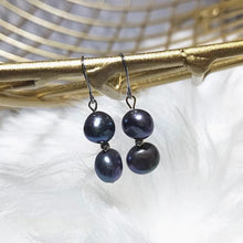 Load image into Gallery viewer, Dangle Minimalist Style Surgical Steel 6mm Button Black Freshwater Pearls Earrings
