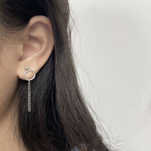 将图片加载到图库查看器，Asymmetrical 2-piece Different Design Earrings with 10mm Ring Circle Studs and Kpop-Inspired Thin Cuban Chain (2x3mm), Trendy Jewelry.
