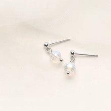 이미지를 갤러리 뷰어에 로드 , 골드/실버 미니멀리스트 오스트리아 크리스탈 4mm 타원형 면 처리된 비드 투명 Ab 작은 스터드 귀걸이
