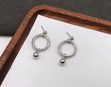 이미지를 갤러리 뷰어에 로드 , 기하학적 강철 10mm 원형 링 4mm 솔리드 비즈 귀걸이 스터드
