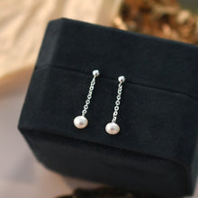 Load image into Gallery viewer, S925/Surgical Steel 4mm Natural Baroque Button Pearls Earrings Short Chain 3cm
