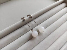 이미지를 갤러리 뷰어에 로드 , 스틸 피가로 체인 8mm 백옥 귀걸이 4cm
