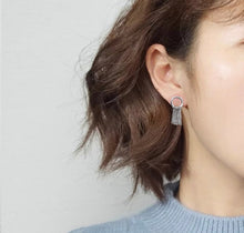 이미지를 갤러리 뷰어에 로드 , 태슬 기하학적 원형 13mm 서지컬 스틸 스터드 귀걸이 3-3.5cm
