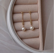 将图片加载到图库查看器，18K gold plated or surgical steel earrings with 7-8mm natural off-round pearls, perfect for adding a touch of sophistication to any outfit.
