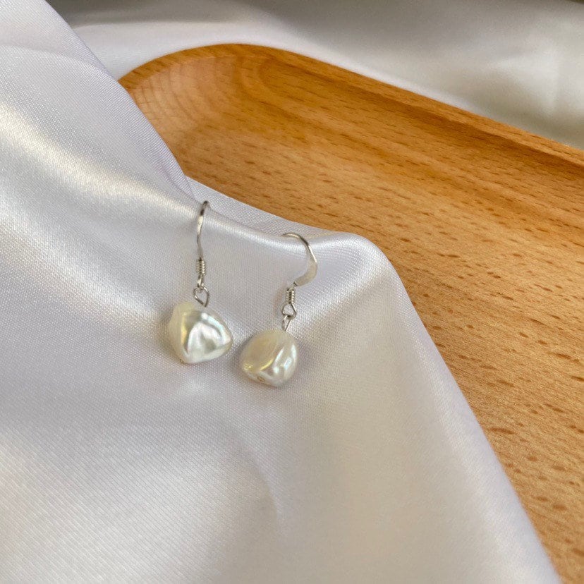 18K gold plated or S925 sterling silver dangle earrings with natural Keshi pearls (6-8mm), perfect for adding a touch of organic beauty and elegance to any outfit.