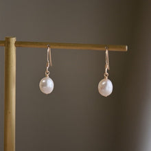 이미지를 갤러리 뷰어에 로드 , 18K gold plated or 925 silver Korean fashion dangle earrings with 6-7mm natural freshwater pearls, perfect for adding a touch of sophistication and timeless beauty to any outfit.
