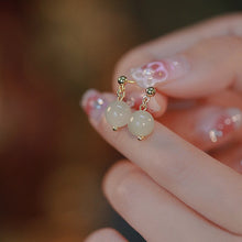 이미지를 갤러리 뷰어에 로드 , 미니멀리스트 18K 골드 도금 8mm A등급 천연 보석 라이트 그린 제이드 귀걸이 스터드
