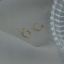 이미지를 갤러리 뷰어에 로드 , 미니멀리스트 18K 골드 도금 11-12mm 기하학적 모양 원형 원형 스터드 귀걸이
